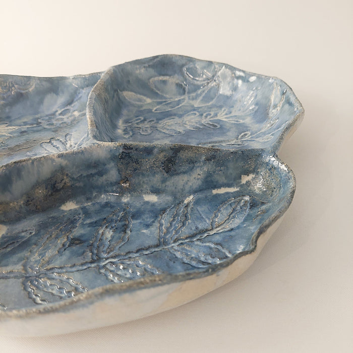 Divided serving platter