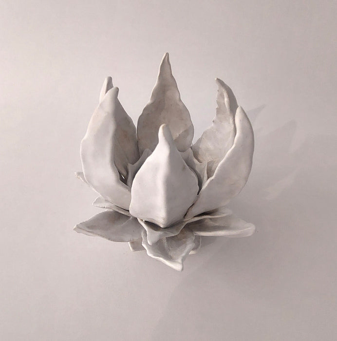 Flower tealight holder