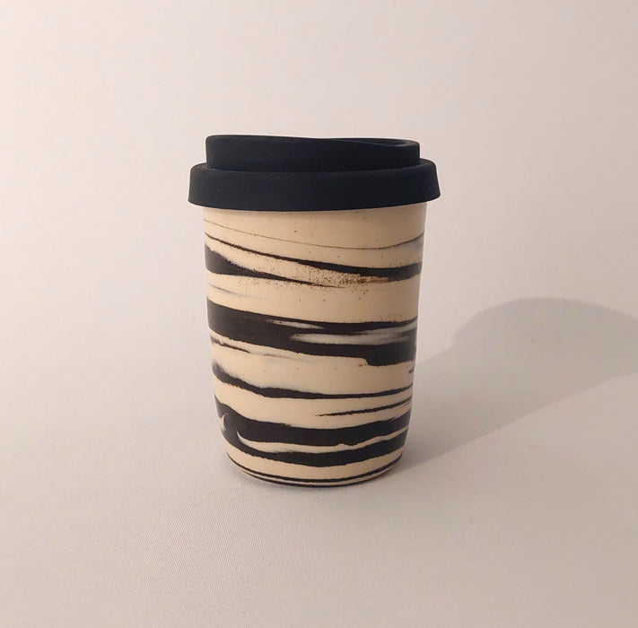 Travel Cups in black and white