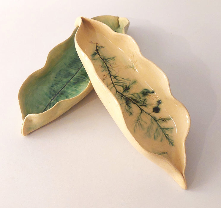 Leaf-shaped platter * Small