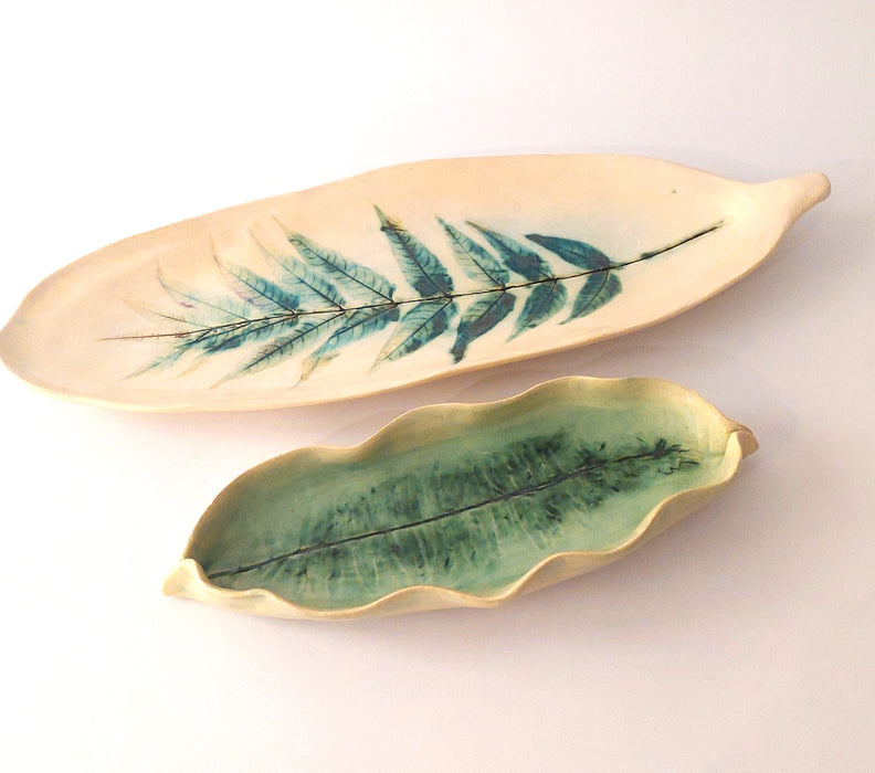 Leaf-shaped platter * Large