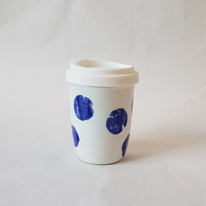 Travelcup with blue dots